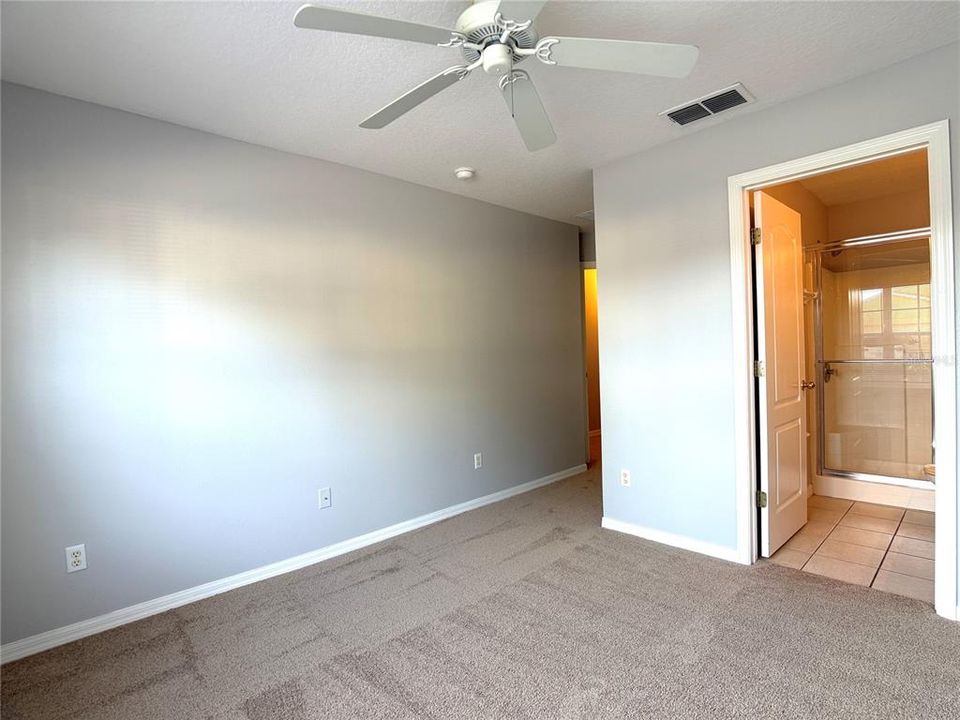 For Rent: $2,250 (4 beds, 3 baths, 1918 Square Feet)