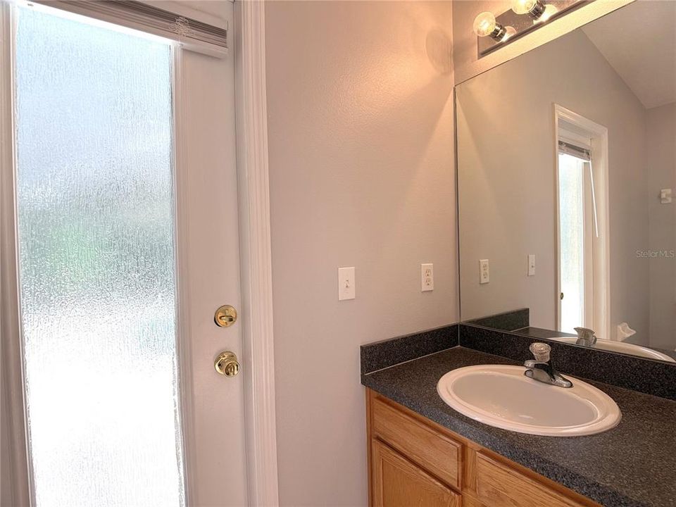 For Rent: $2,250 (4 beds, 3 baths, 1918 Square Feet)