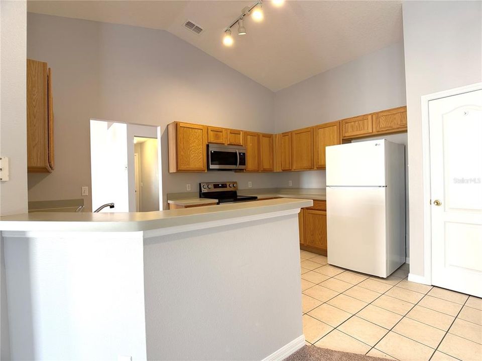 For Rent: $2,250 (4 beds, 3 baths, 1918 Square Feet)