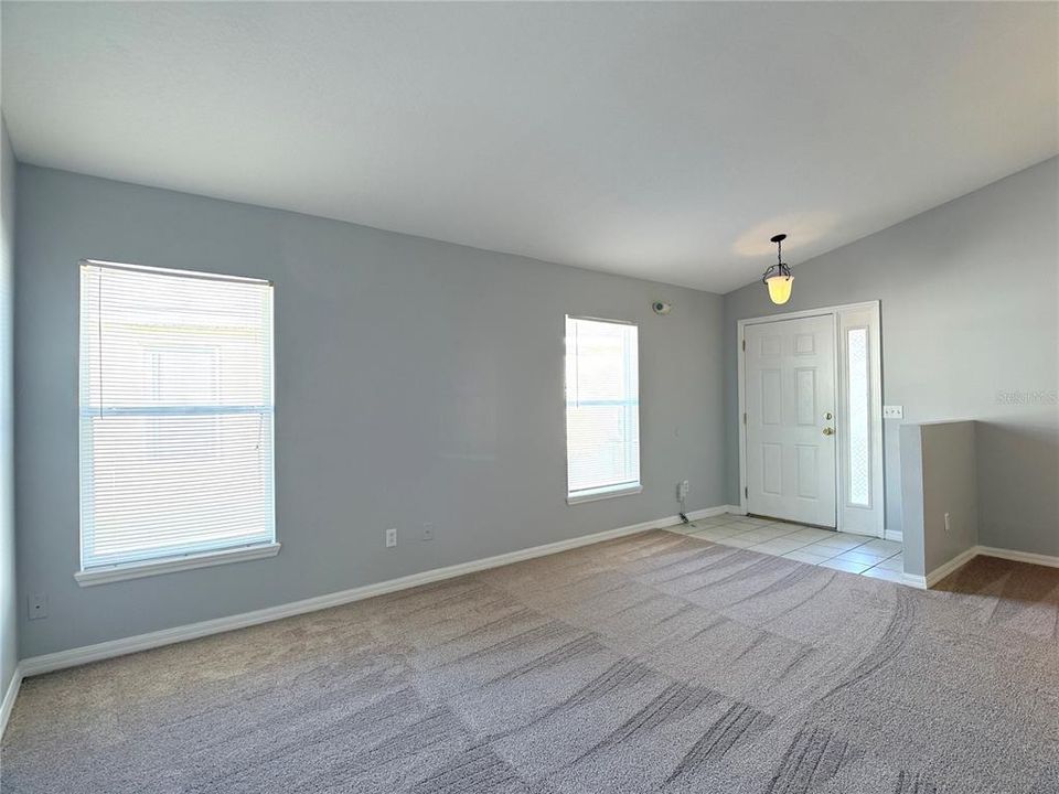 For Rent: $2,250 (4 beds, 3 baths, 1918 Square Feet)