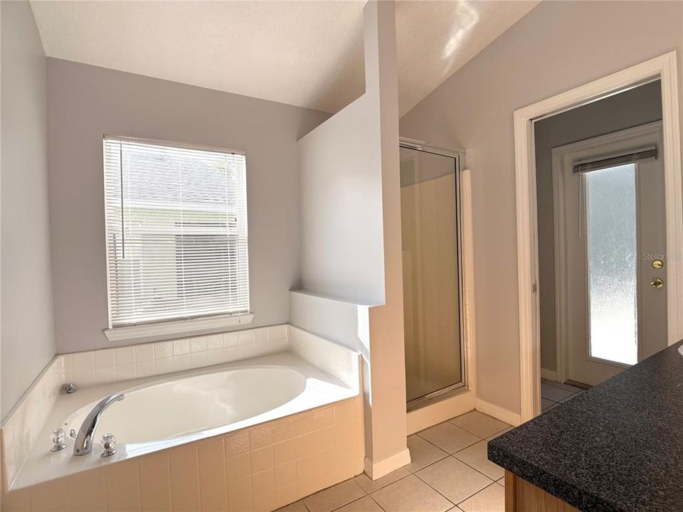 For Rent: $2,250 (4 beds, 3 baths, 1918 Square Feet)