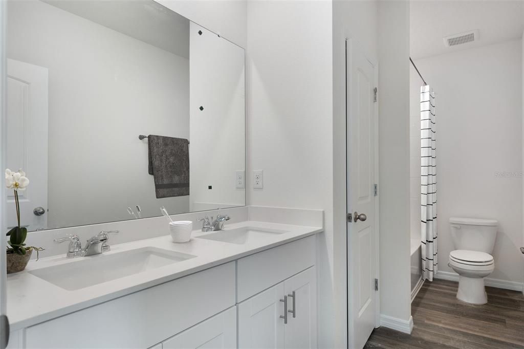 For Sale: $701,945 (4 beds, 3 baths, 2489 Square Feet)