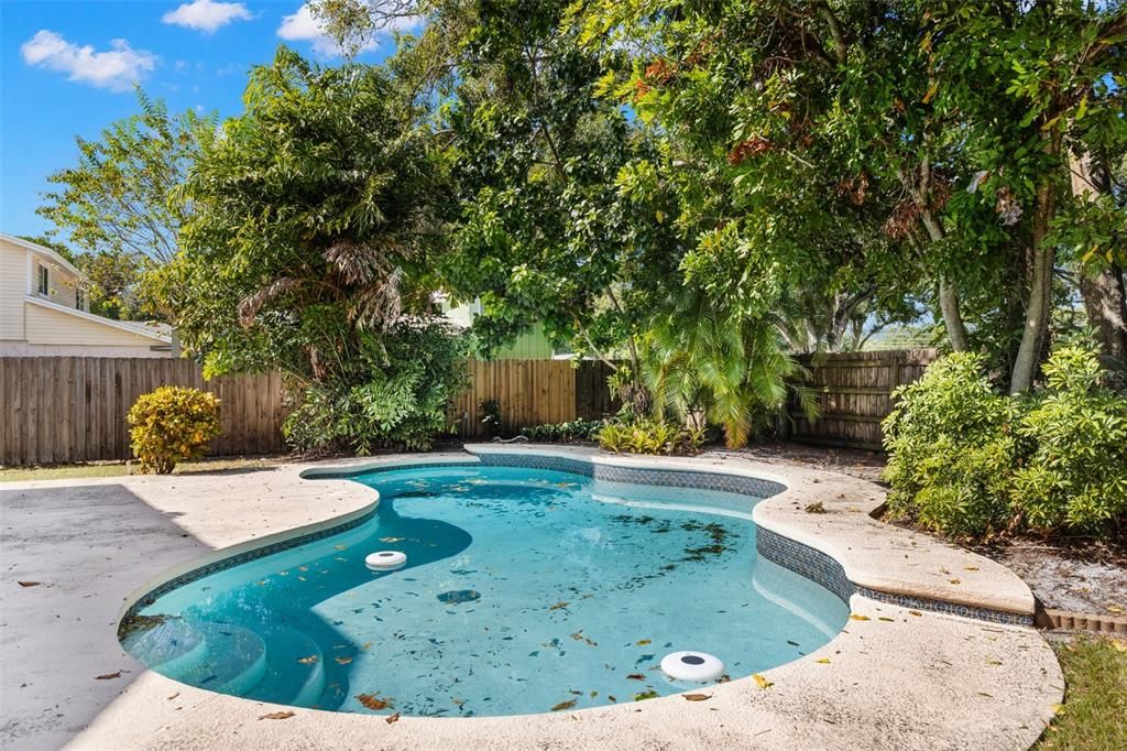 На продажу: $650,000 (4 спален, 2 ванн, 2324 Квадратных фут)