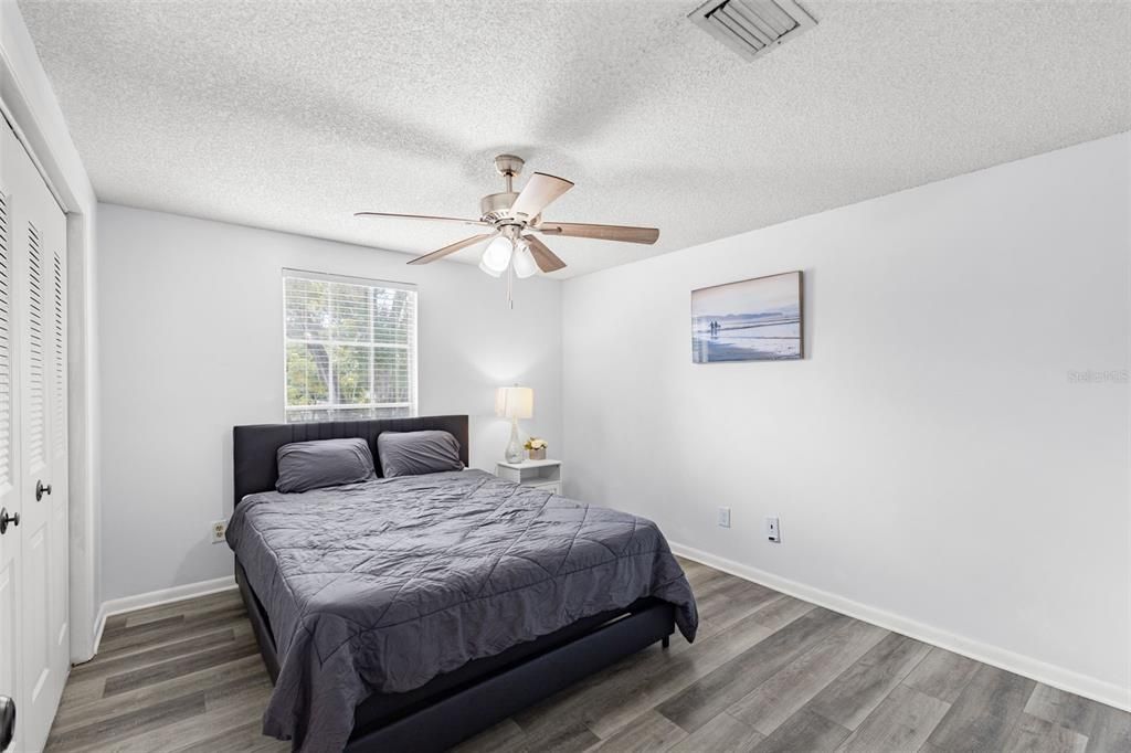 На продажу: $650,000 (4 спален, 2 ванн, 2324 Квадратных фут)