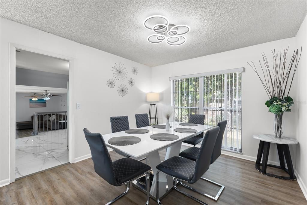 На продажу: $650,000 (4 спален, 2 ванн, 2324 Квадратных фут)