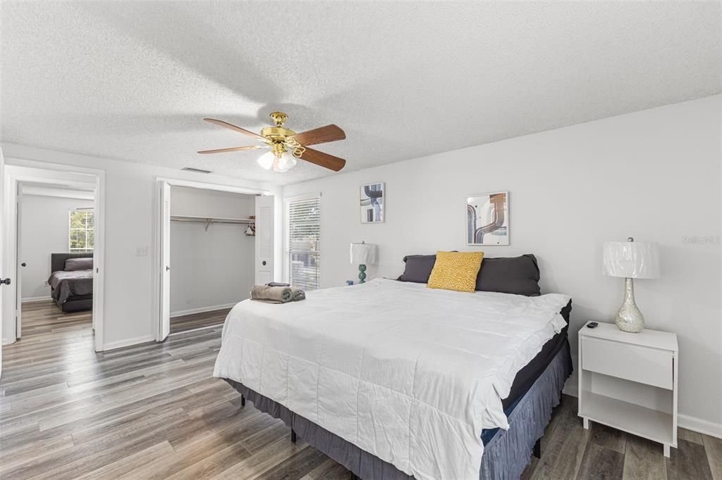 На продажу: $650,000 (4 спален, 2 ванн, 2324 Квадратных фут)