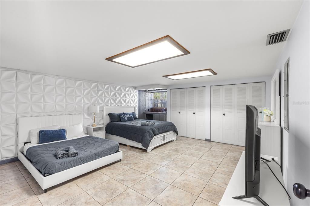 На продажу: $650,000 (4 спален, 2 ванн, 2324 Квадратных фут)