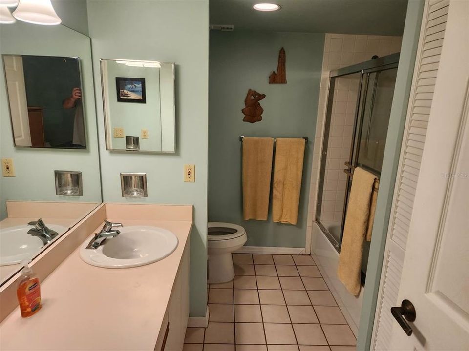 For Sale: $140,000 (2 beds, 2 baths, 936 Square Feet)