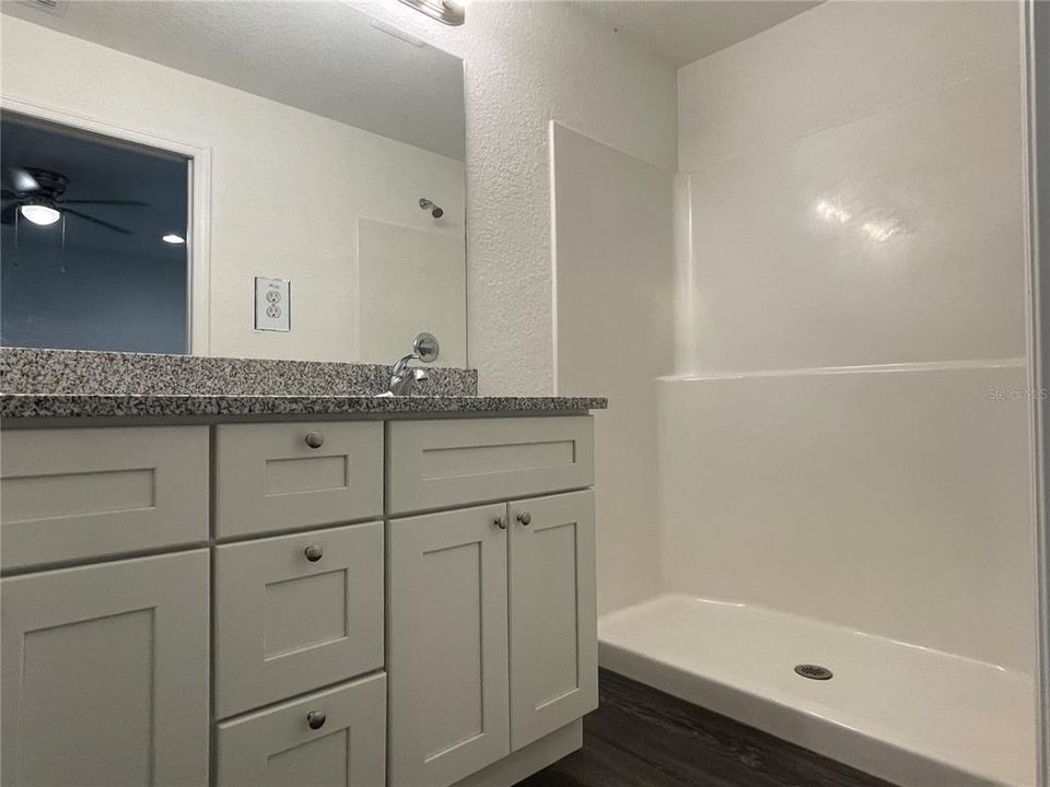 For Rent: $1,675 (3 beds, 2 baths, 1296 Square Feet)