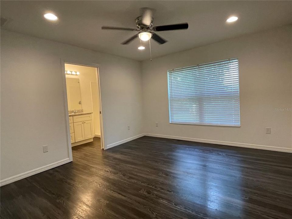 For Rent: $1,675 (3 beds, 2 baths, 1296 Square Feet)