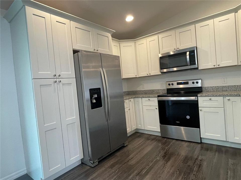 For Rent: $1,675 (3 beds, 2 baths, 1296 Square Feet)