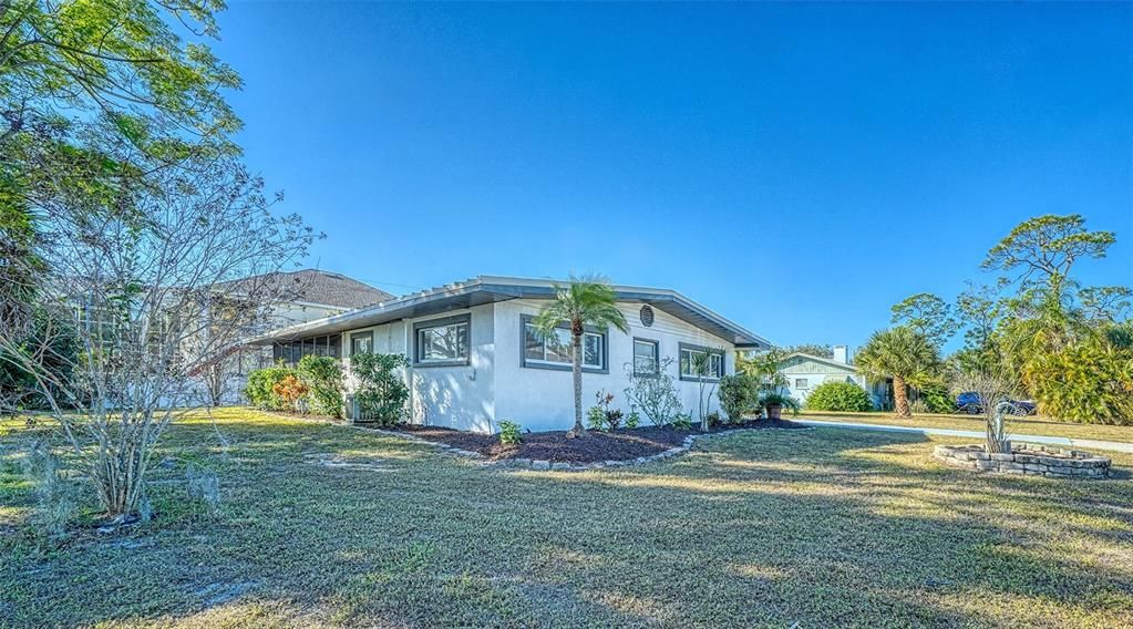 For Sale: $525,000 (4 beds, 3 baths, 2295 Square Feet)