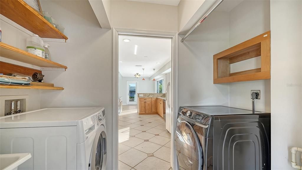 For Sale: $525,000 (4 beds, 3 baths, 2295 Square Feet)