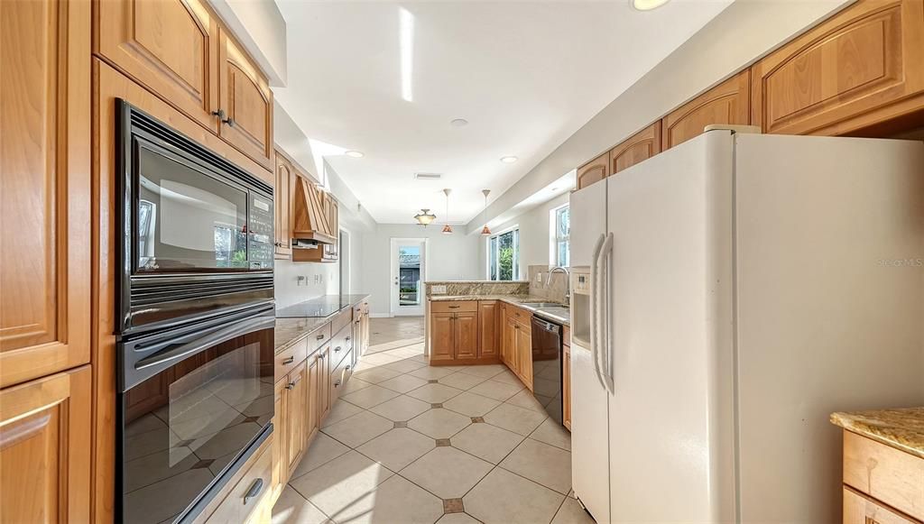 For Sale: $525,000 (4 beds, 3 baths, 2295 Square Feet)