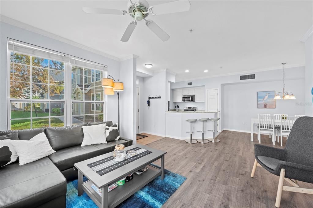 En Venta: $285,000 (3 camas, 2 baños, 1295 Pies cuadrados)