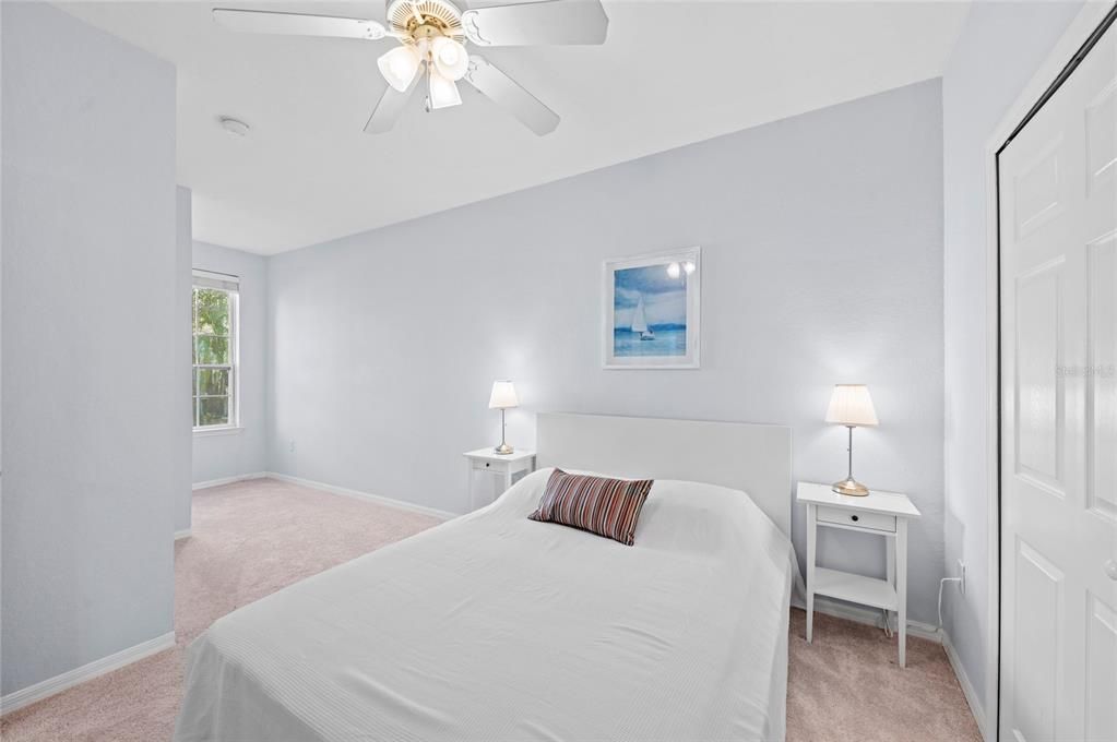 En Venta: $285,000 (3 camas, 2 baños, 1295 Pies cuadrados)