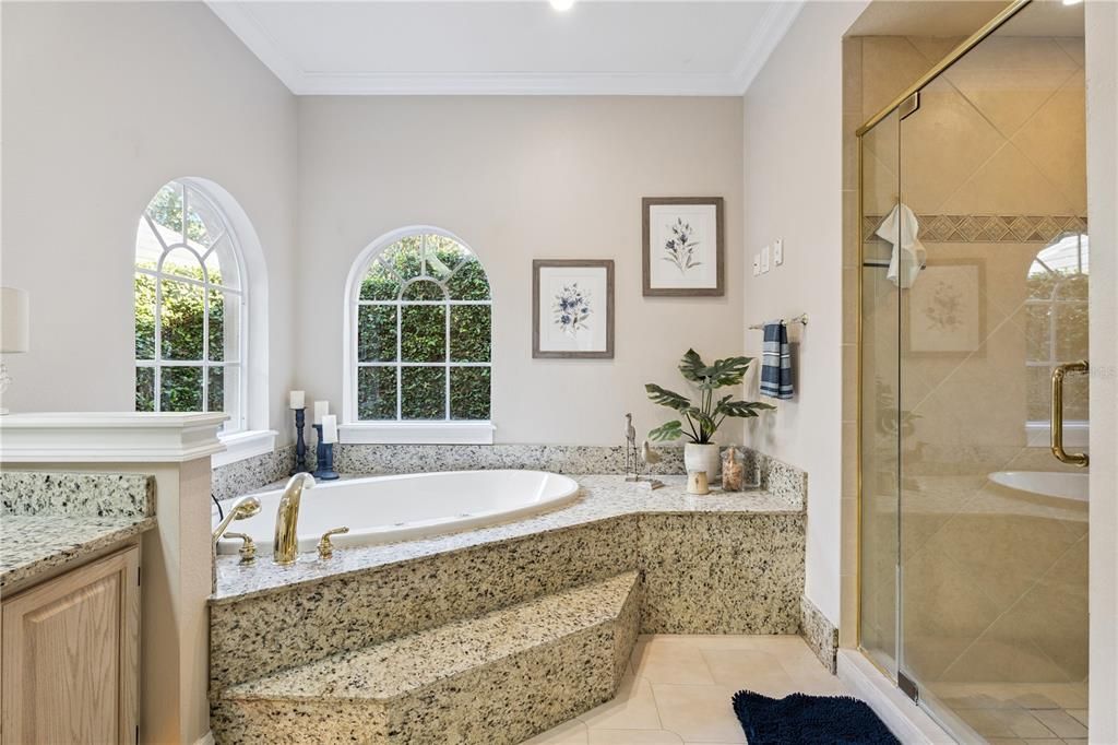 En Venta: $1,225,000 (4 camas, 4 baños, 3643 Pies cuadrados)