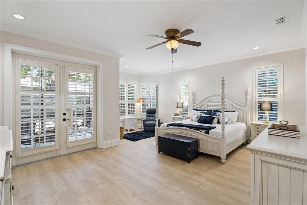 En Venta: $1,225,000 (4 camas, 4 baños, 3643 Pies cuadrados)