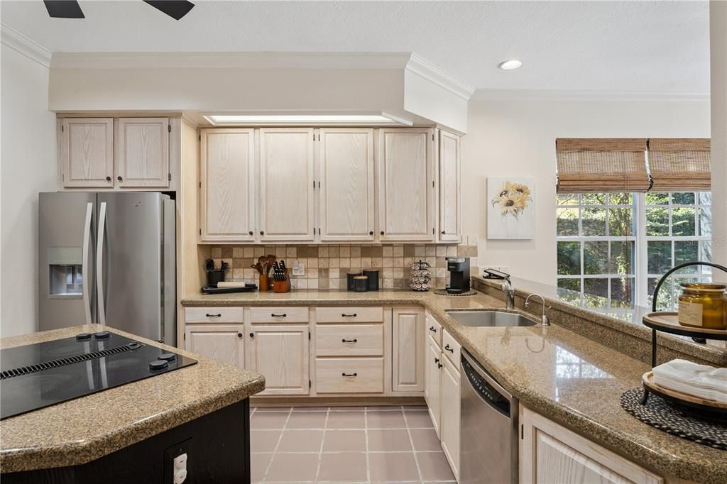 En Venta: $1,225,000 (4 camas, 4 baños, 3643 Pies cuadrados)