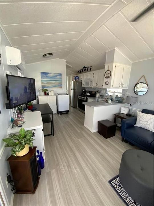 For Sale: $19,500 (1 beds, 1 baths, 432 Square Feet)