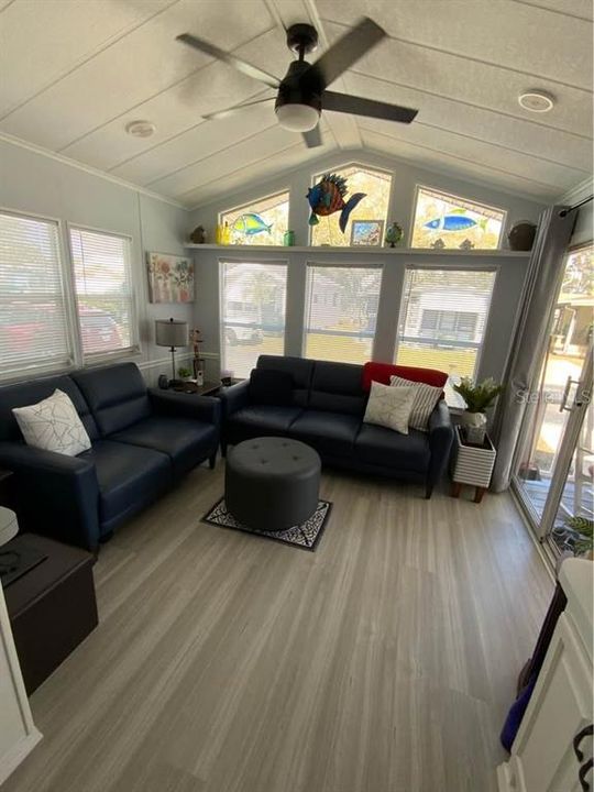 For Sale: $19,500 (1 beds, 1 baths, 432 Square Feet)