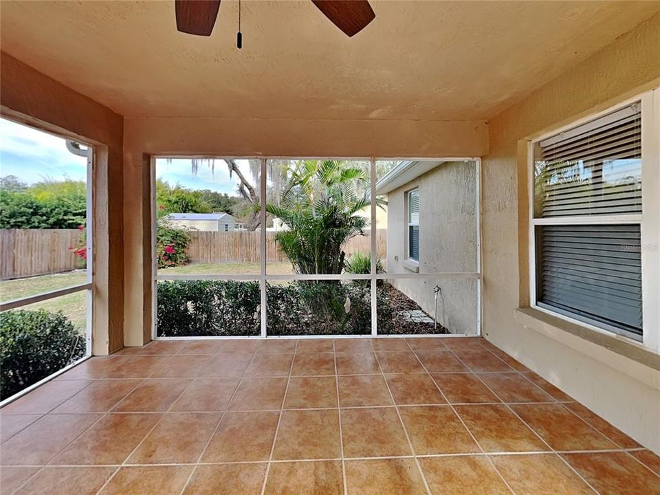 En Renta: $2,119 (4 camas, 2 baños, 1670 Pies cuadrados)