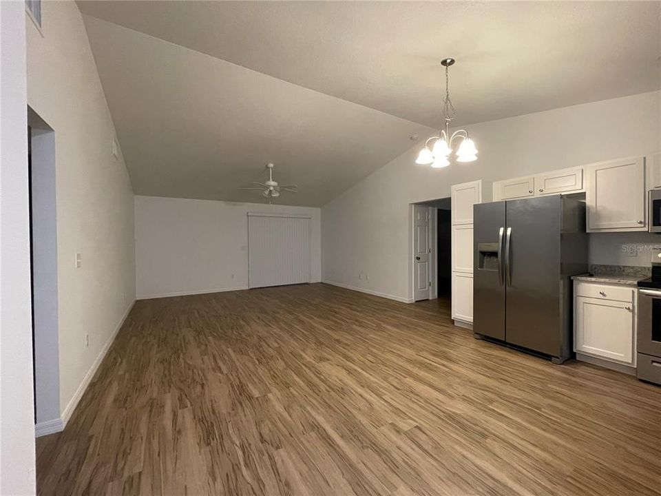 For Rent: $1,700 (3 beds, 2 baths, 1425 Square Feet)