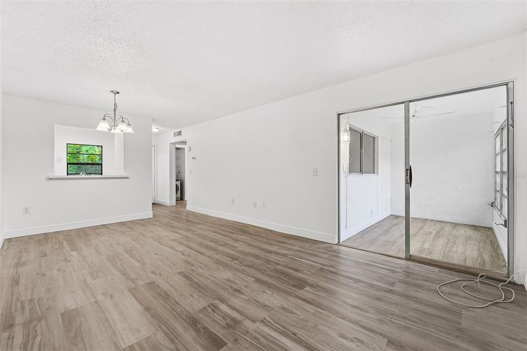 待售: $99,999 (1 贝兹, 1 浴室, 646 平方英尺)