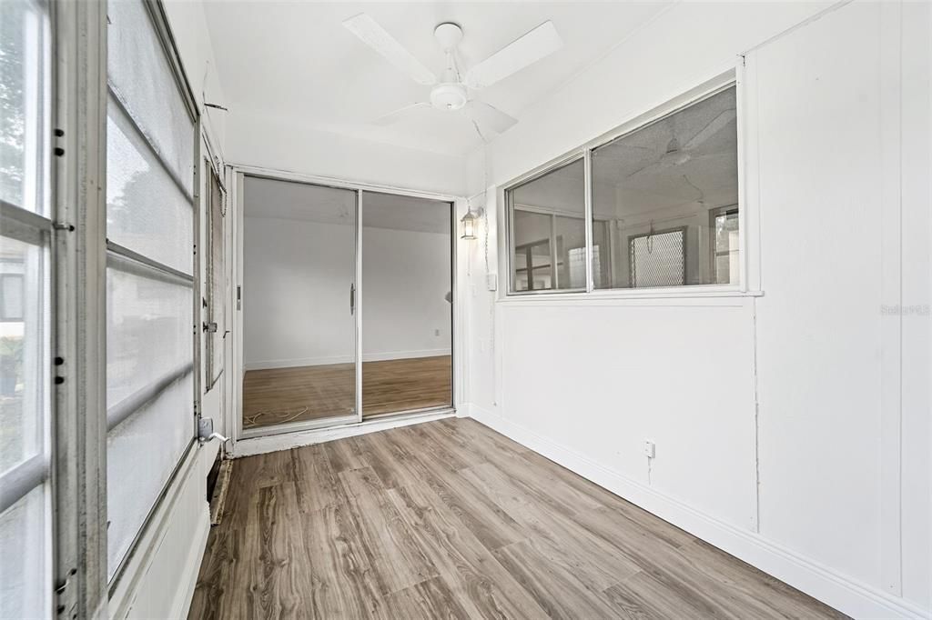 待售: $99,999 (1 贝兹, 1 浴室, 646 平方英尺)