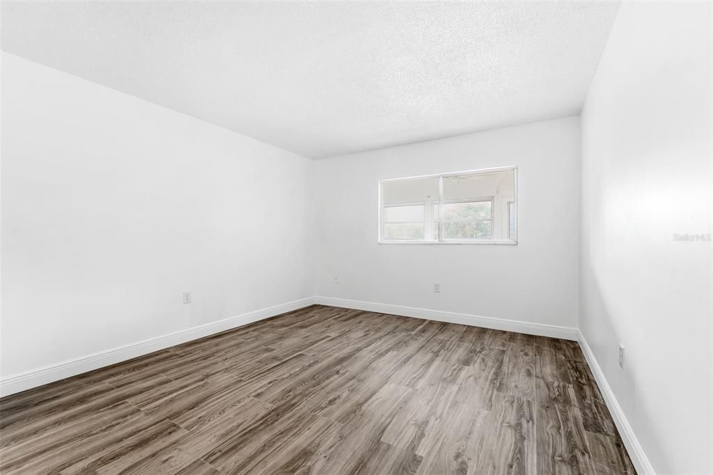 待售: $99,999 (1 贝兹, 1 浴室, 646 平方英尺)