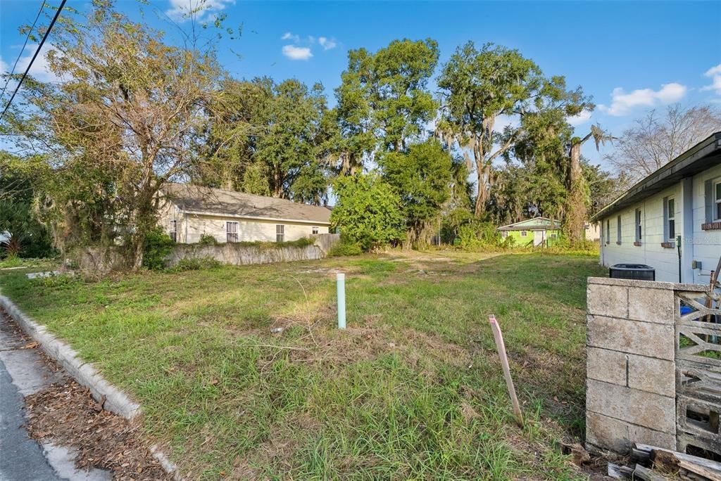 На продажу: $114,900 (0.12 acres)