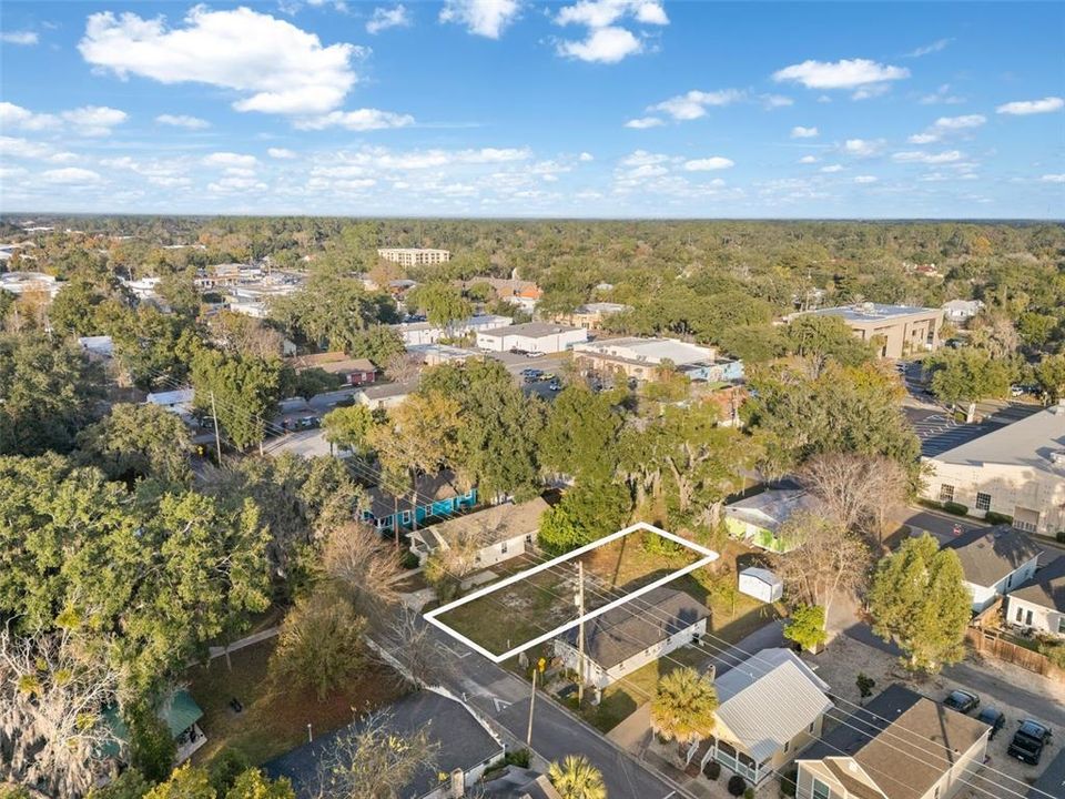 На продажу: $114,900 (0.12 acres)