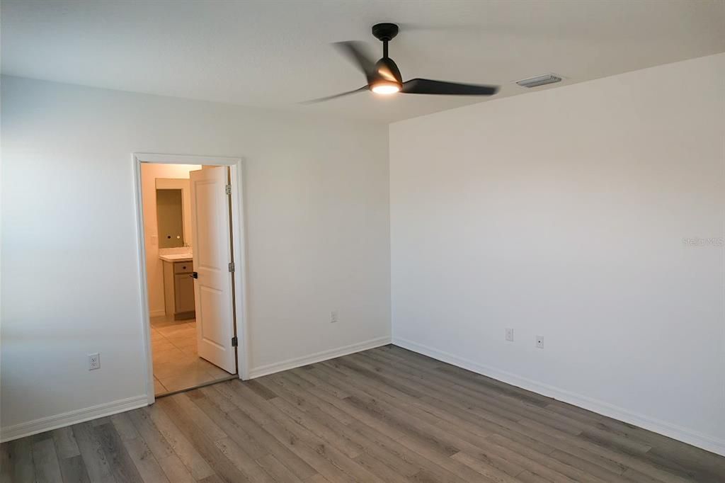 For Rent: $2,800 (4 beds, 2 baths, 2260 Square Feet)