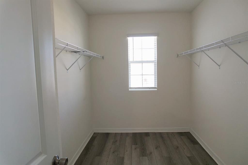 For Rent: $2,800 (4 beds, 2 baths, 2260 Square Feet)