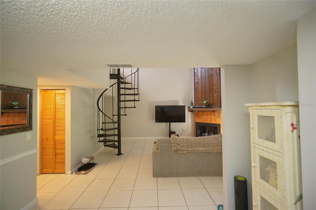 For Rent: $1,675 (2 beds, 2 baths, 1407 Square Feet)