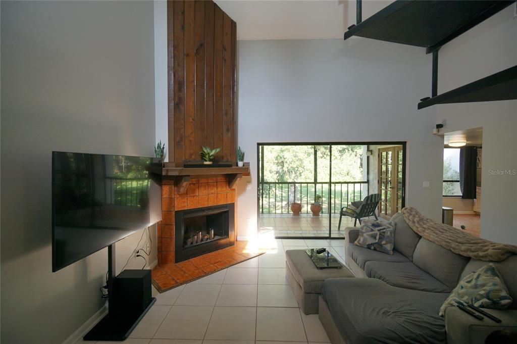 For Rent: $1,675 (2 beds, 2 baths, 1407 Square Feet)