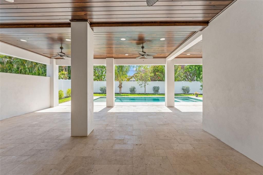 En Renta: $15,000 (5 camas, 4 baños, 5436 Pies cuadrados)