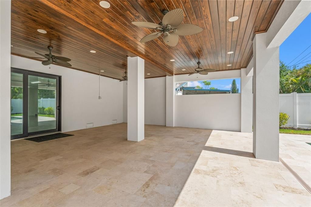 En Renta: $15,000 (5 camas, 4 baños, 5436 Pies cuadrados)