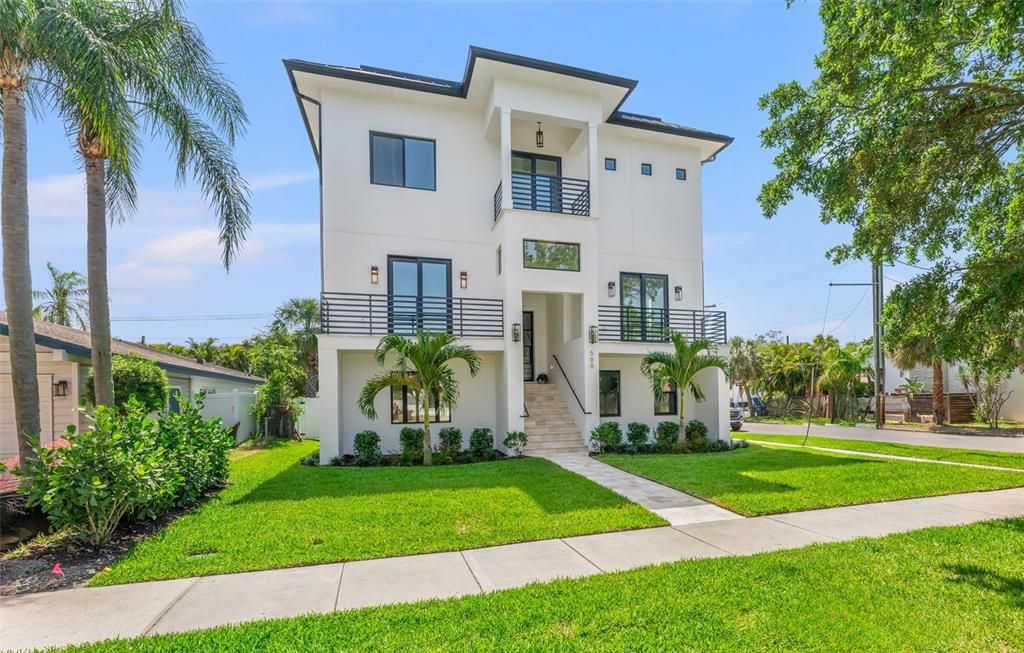 En Renta: $15,000 (5 camas, 4 baños, 5436 Pies cuadrados)