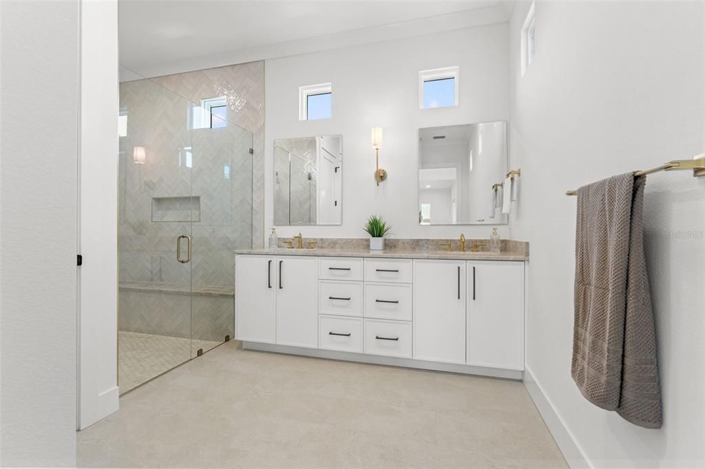 En Renta: $15,000 (5 camas, 4 baños, 5436 Pies cuadrados)