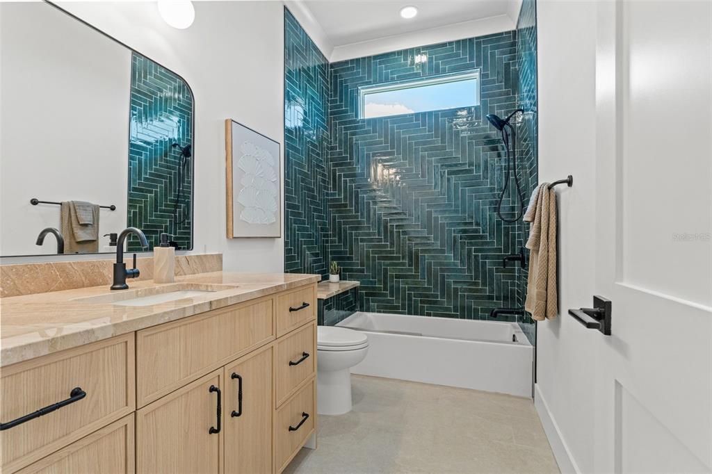 En Renta: $15,000 (5 camas, 4 baños, 5436 Pies cuadrados)