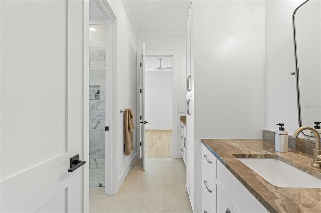 En Renta: $15,000 (5 camas, 4 baños, 5436 Pies cuadrados)