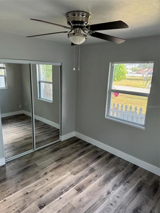 出租: $2,600 (2 贝兹, 1 浴室, 900 平方英尺)