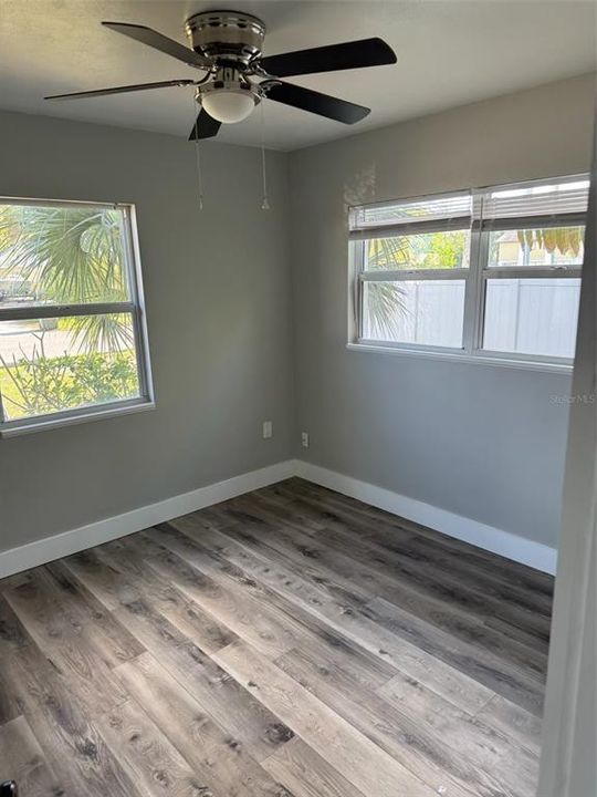 出租: $2,600 (2 贝兹, 1 浴室, 900 平方英尺)