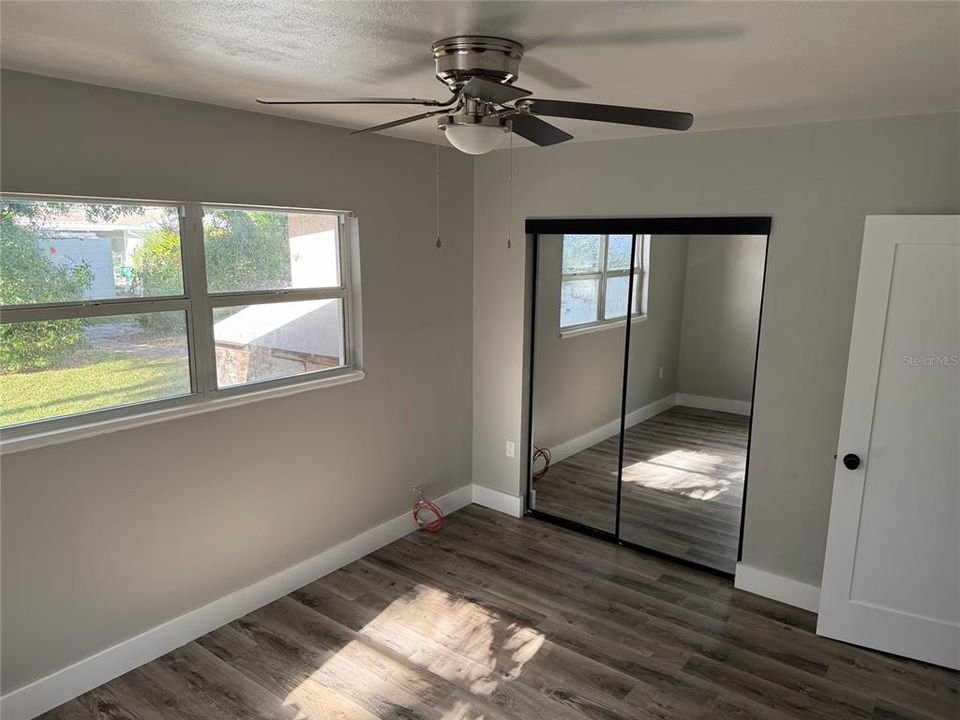 出租: $2,600 (2 贝兹, 1 浴室, 900 平方英尺)