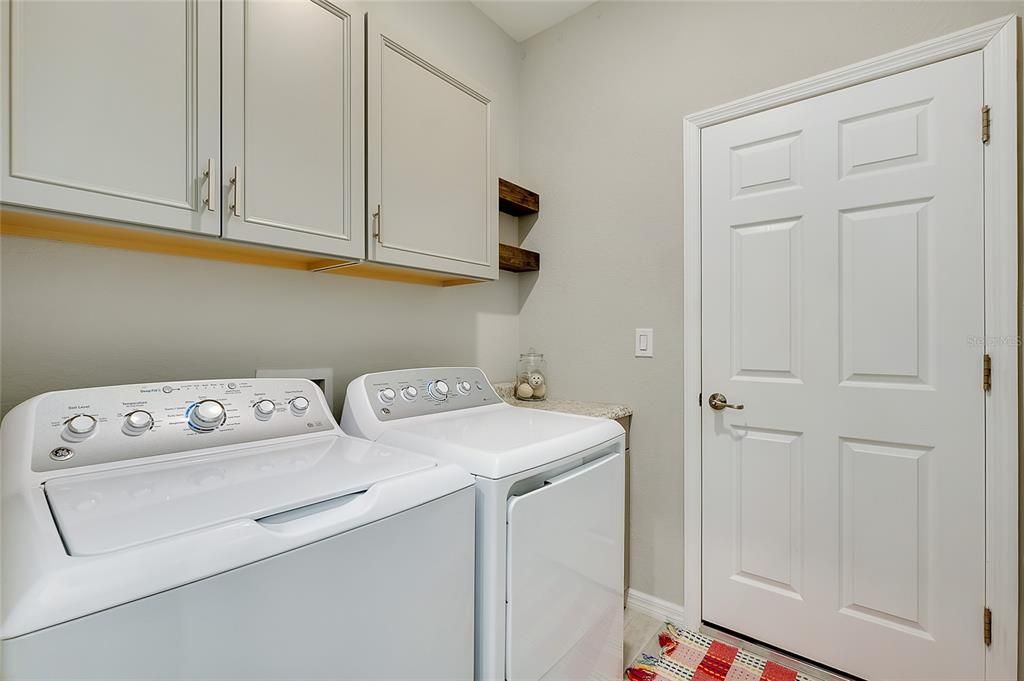 На продажу: $440,000 (2 спален, 2 ванн, 1568 Квадратных фут)