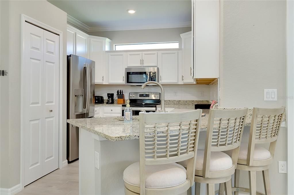 На продажу: $440,000 (2 спален, 2 ванн, 1568 Квадратных фут)