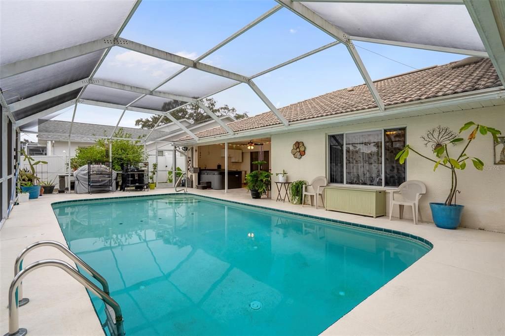 For Sale: $375,000 (3 beds, 2 baths, 1956 Square Feet)