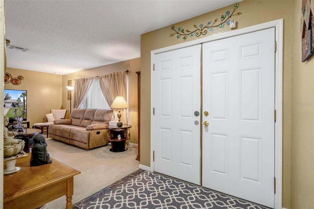 For Sale: $375,000 (3 beds, 2 baths, 1956 Square Feet)