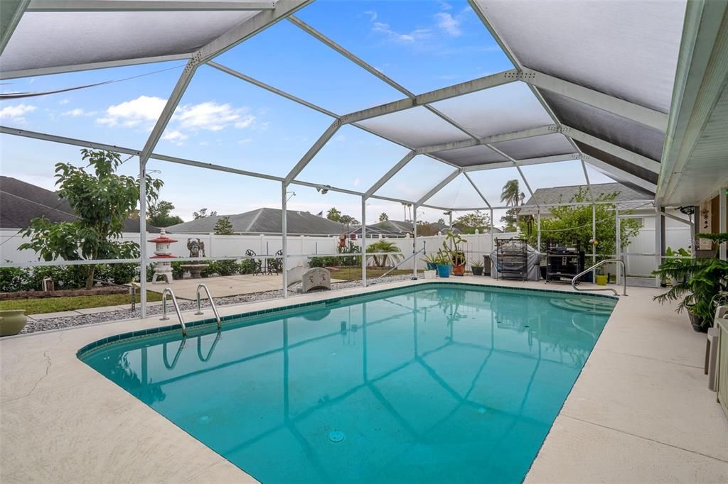 For Sale: $375,000 (3 beds, 2 baths, 1956 Square Feet)